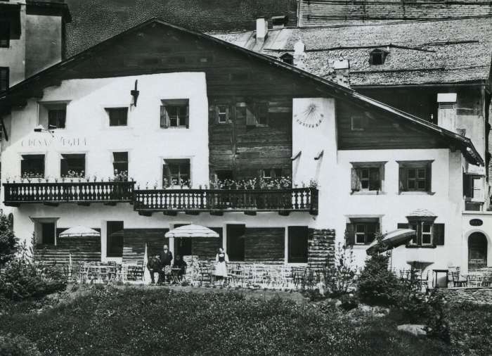Old picture of Chesa Veglia