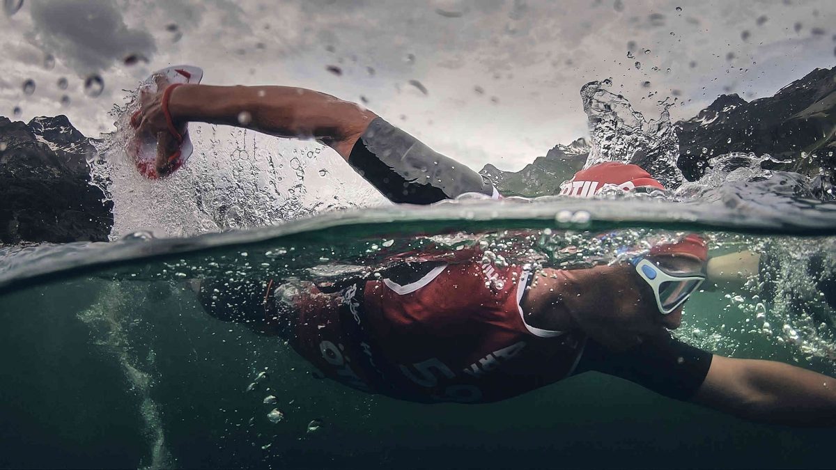 A person wild swimming / Engadin St. Moritz Tourismus AG
