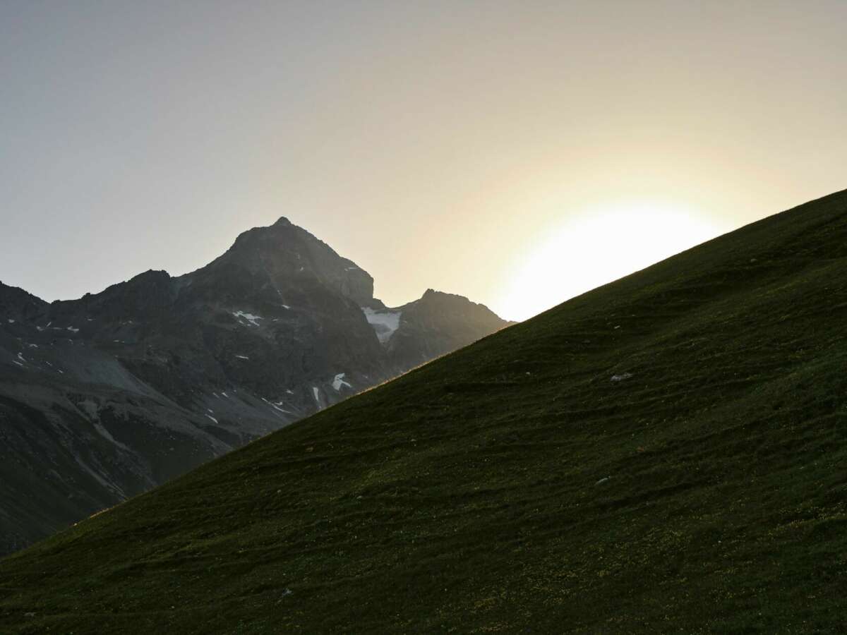 Sommerliches Alpenpanorama vom Paradiso Mountain Club & Restaurant in St. Moritz