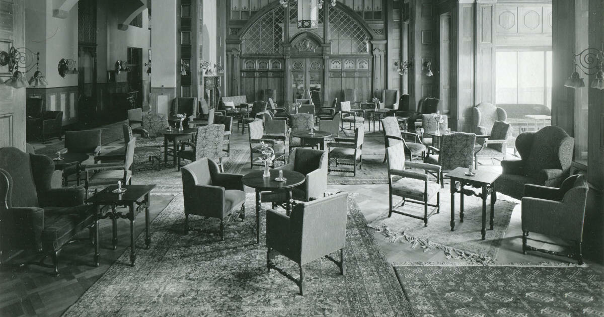 Old picture of a room at Badrutt's Palace